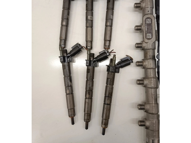 Vstřikovač 8571569, 8571555   BMW 7 G11 G12  pro naftový motor 3.5 B57 