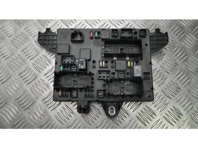 Pojistková skříňka Комфортный модуль 13302300, G3257   Vauxhall Astra J 2012