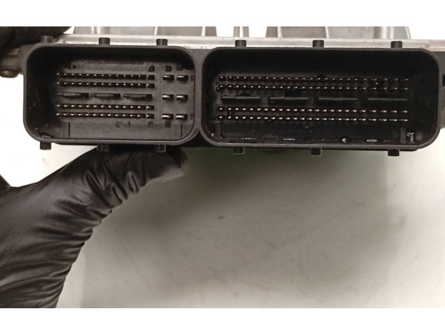 Řídící jednotka 30729826, 0281012103   Volvo XC70 2006