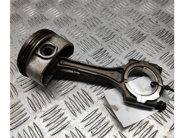 Píst 1326522020, 1310137120   Toyota Prius+ (ZVW40)    2ZR-FXE 