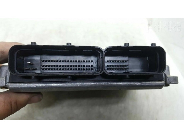 Блок управления двигателя 0281010273, 24417198   Opel Omega B2