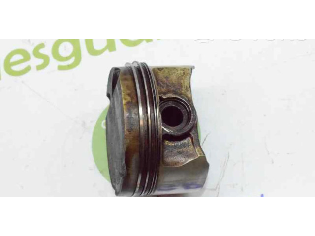 Píst 11251703456   BMW 5 E39   2.5  