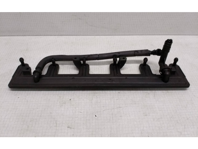 Vstřikovací lišta 1440318   BMW 3 E46  pro naftový motor 2.0  