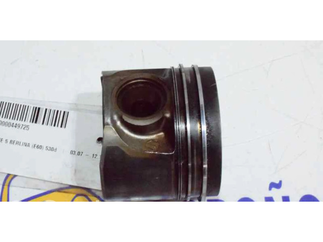 Píst 11257788396   BMW 5 E39   3.0  