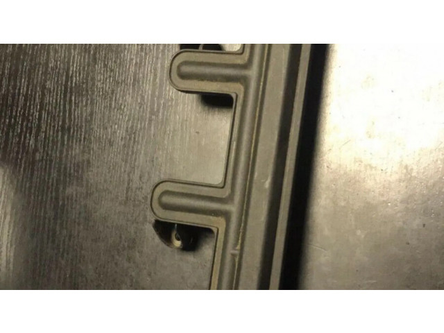 Vstřikovací lišta 1440318   BMW 3 E46  pro benzínový motor 2.5  
