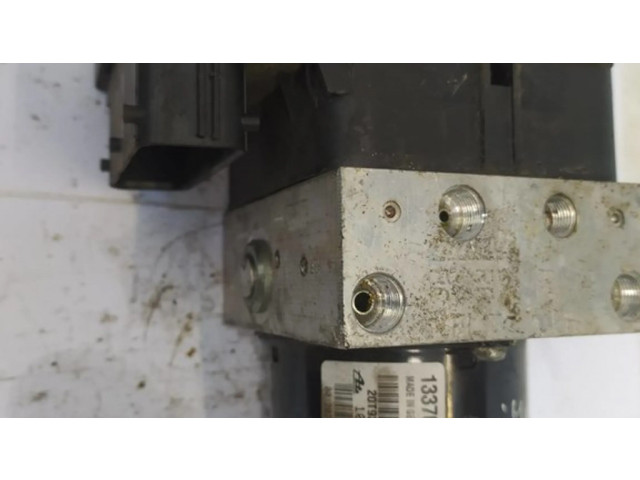 Jednotka ABS 13370782   Opel Astra  2010