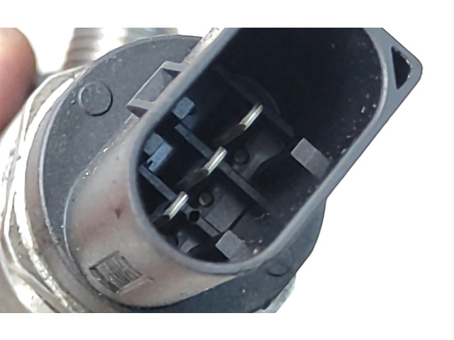 Vstřikovací lišta 851162903, 0445213026   BMW 1 F20 F21  pro naftový motor 1.5 B37D15 