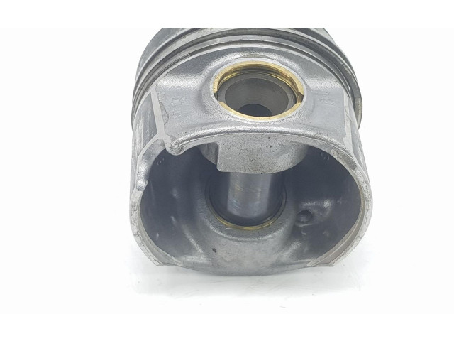 Píst 04L107065B, 04L107065B   Volkswagen Transporter - Caravelle T6    DNAB 