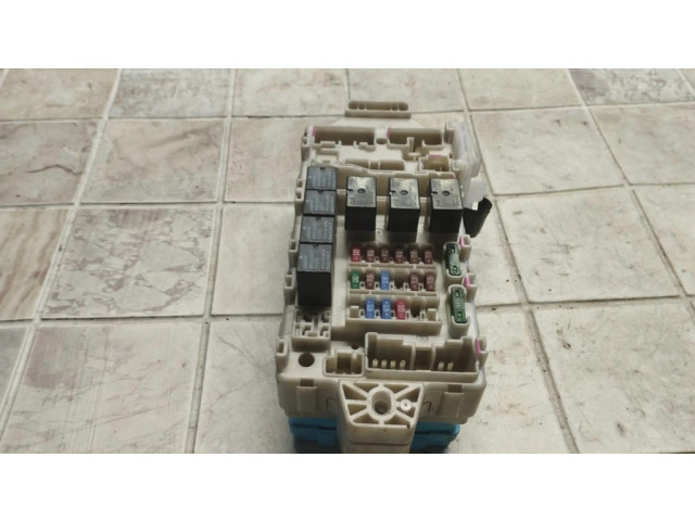 Блок предохранителей 1MR587655, 21395B08DCFB   Mitsubishi Grandis    