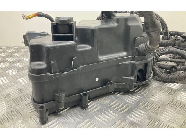   Pojistková skříňka 7L0937576B, 7L0937503D   Volkswagen Touareg II 2010