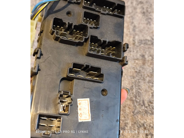 Ящик предохранителей (комплект) 8260097405   Daihatsu YRV