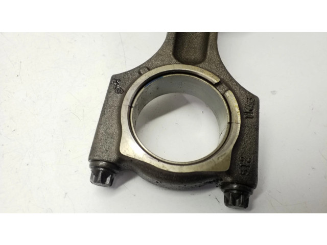 Píst    BMW 7 E65 E66  pro naftový motor 3.0  