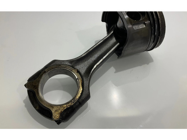 Píst    Mercedes-Benz E W211    648.961 