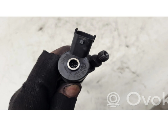Vstřikovač 7785984   BMW 5 E39  pro naftový motor 2.9  1336