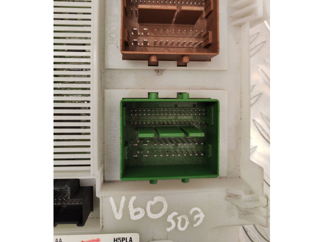   Pojistková skříňka 31412969AA, 843720040B   Volvo V60 2015
