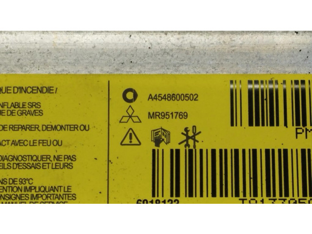 Подушка безопасности пассажира MR951769, A4548600502   Mitsubishi Colt
