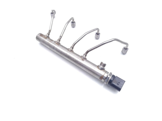 Vstřikovací lišta 7585411   BMW 2 F22 F23  pro benzínový motor 2.0 N20B20A 228i