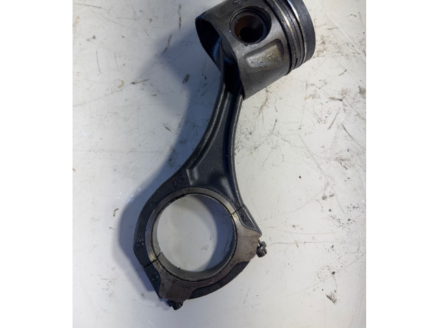 Píst 8340F   Mercedes-Benz ML W164    642.940 