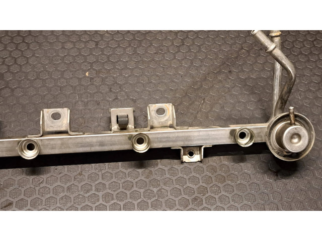 Vstřikovací lišta 0280150415, 0290160597   BMW 5 E39  pro benzínový motor 2.3  