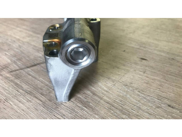 Vstřikovací lišta 14018510   BMW X1 F48 F49  pro naftový motor 2.0  