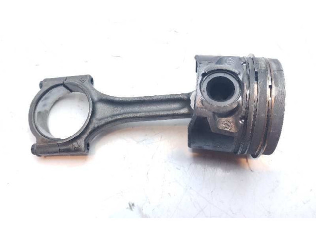  Поршень YH01 SU001A7833  Toyota Proace  