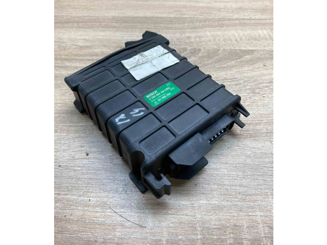 Řídící jednotka 0280800104, 811906264   Audi 80 90 B3 1986