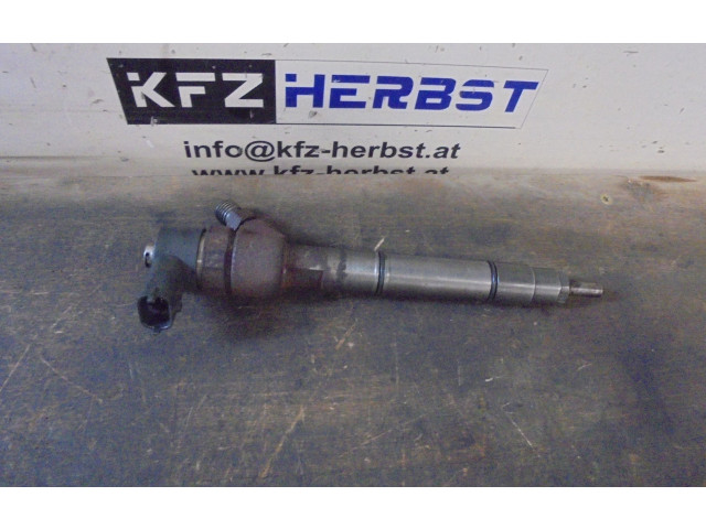 Vstřikovač 338002A120, 0445110223   KIA Cerato    D4FA 
