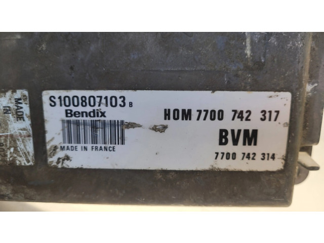 Блок управления двигателя 7700742317, 7700742314   Renault Espace II