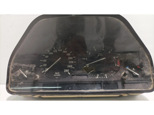 Přístrojová deska  BMW 5 E34 1995 8831189, 110008548070  