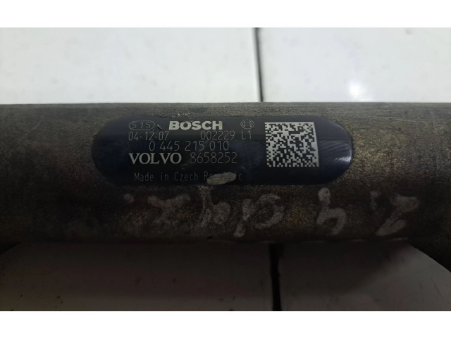 Vstřikovací lišta 8658252, 002229J1   Volvo V70     