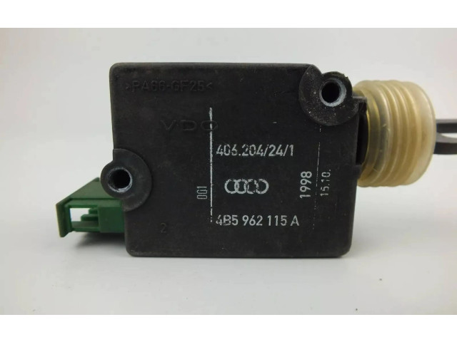 Vstřikovací lišta 4B5962115A   Audi A6 S6 C5 4B    AFN 