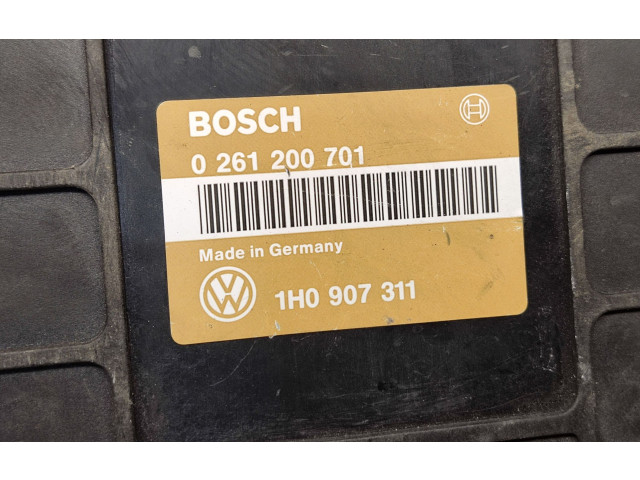 Блок управления двигателем ECU 1H0907311, 0261200701   Volkswagen Golf III 1996
