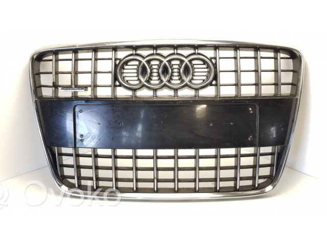 Верхняя решётка Audi Q7 4L 2005-2015 года 4L0853651G      