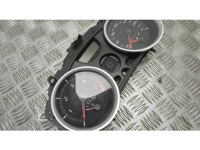 Přístrojová deska  Renault Megane III 2008 8200720321  