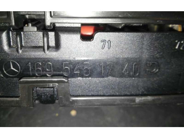   Pojistková skříňka 1695451740   Mercedes-Benz  W169 2007