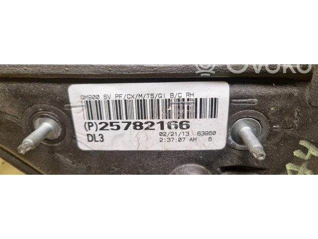 Zpětné zrcátko pravé Chevrolet Suburban 2010  25782166  
