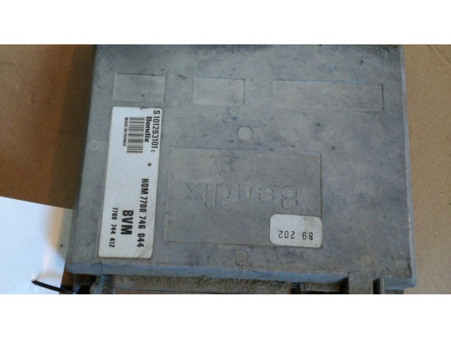 Řídící jednotka 7700744412   Renault 19 1992