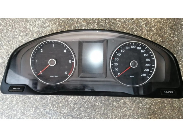 Přístrojová deska  Volkswagen Transporter - Caravelle T5 2012 7E0920860J  