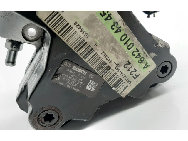 Vstřikovací lišta A6420700801, A6420104345   Mercedes-Benz E A207    OM 642.852 