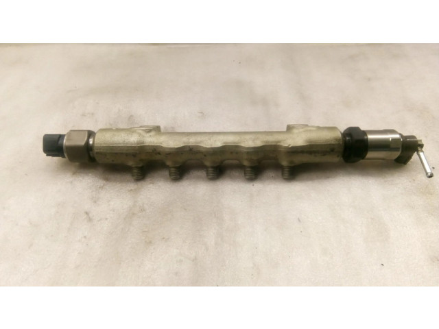 Vstřikovací lišta 238100R020   Toyota Avensis T250  pro naftový motor 2.2  2ADFHV