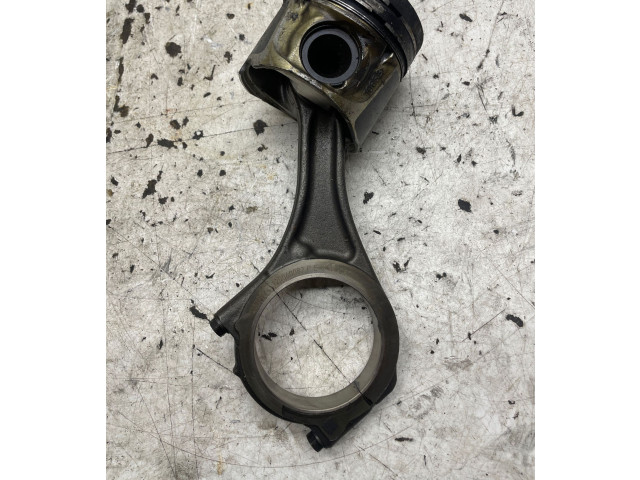 Píst 912389, 120060082   Nissan Navara D40    V9X 