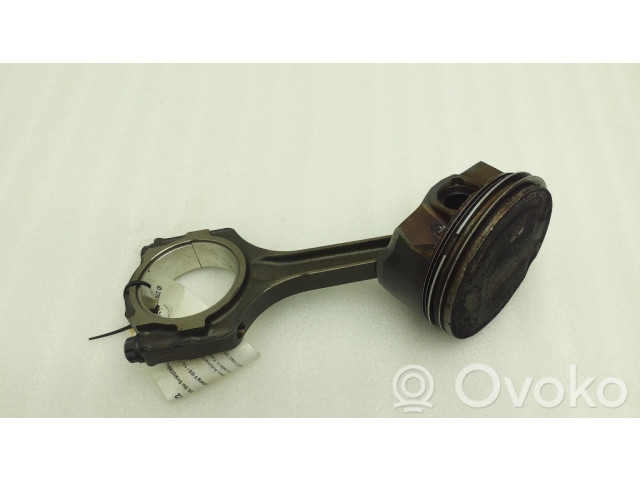  Поршень с шатуном  BR3ECA3392BB  Ford Mustang V для бензинового двигателя 5.0