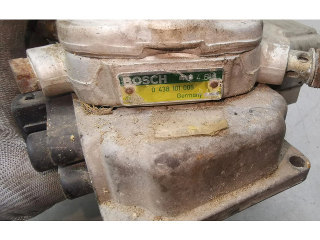 Vstřikovací lišta 0438121011, 026133353   Audi 80 90 B3     