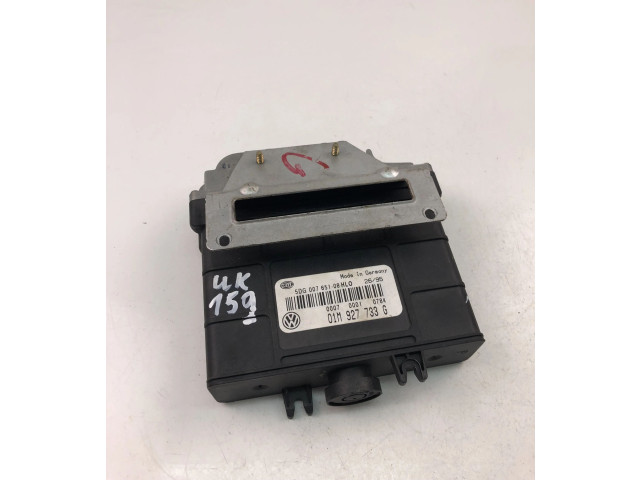Блок управления коробкой передач 01M927733G   Volkswagen Golf III