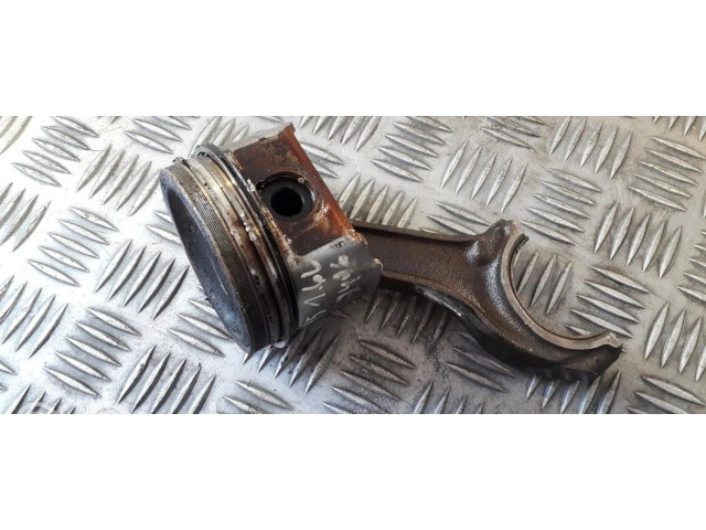 Píst    Alfa Romeo 145 - 146  pro benzínový motor 1.6  