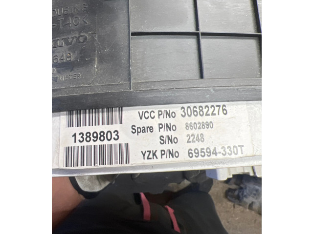 Přístrojová deska  Volvo XC90 2004 30682276  