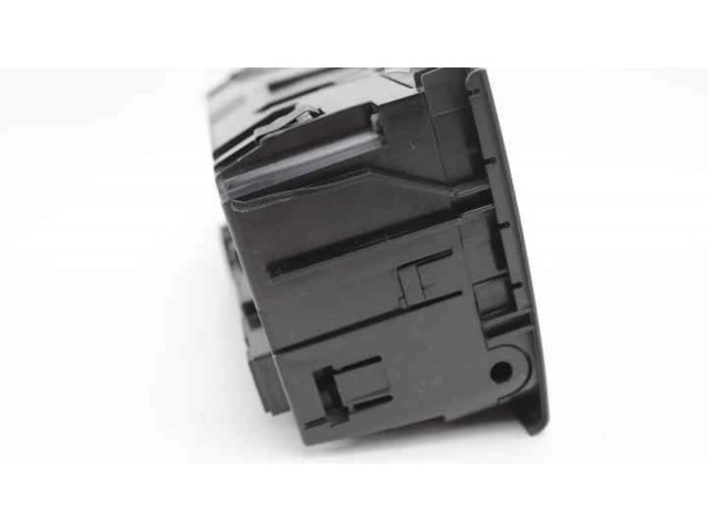 Блок управления климат-контролем 8E0820043BQ   Seat Exeo (3R)