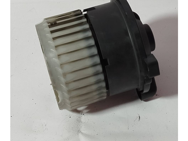 Вентилятор печки    52205348   Mitsubishi Colt