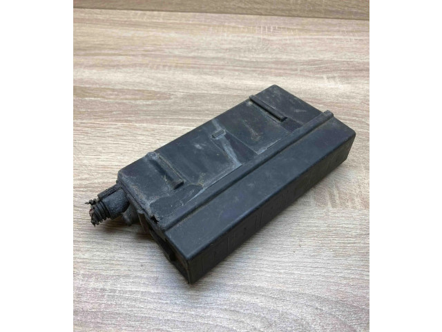   Pojistková skříňka 90504296, Used   Opel Vectra B 1996