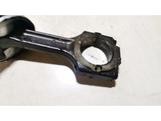 Píst    Alfa Romeo 156  pro naftový motor 2.4  